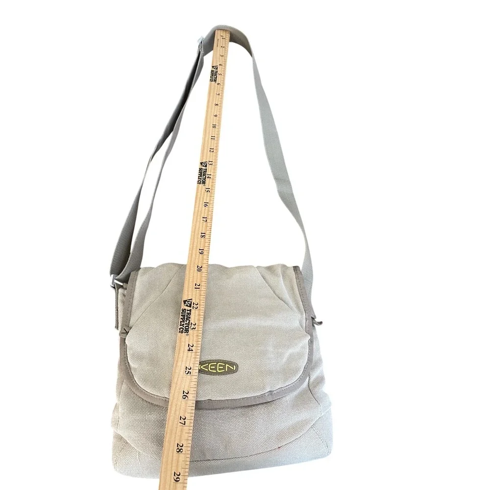 KEEN Hybrid Transport Messenger Bag Tan Canvas Crossbody Small Gorpcore‎ Travel